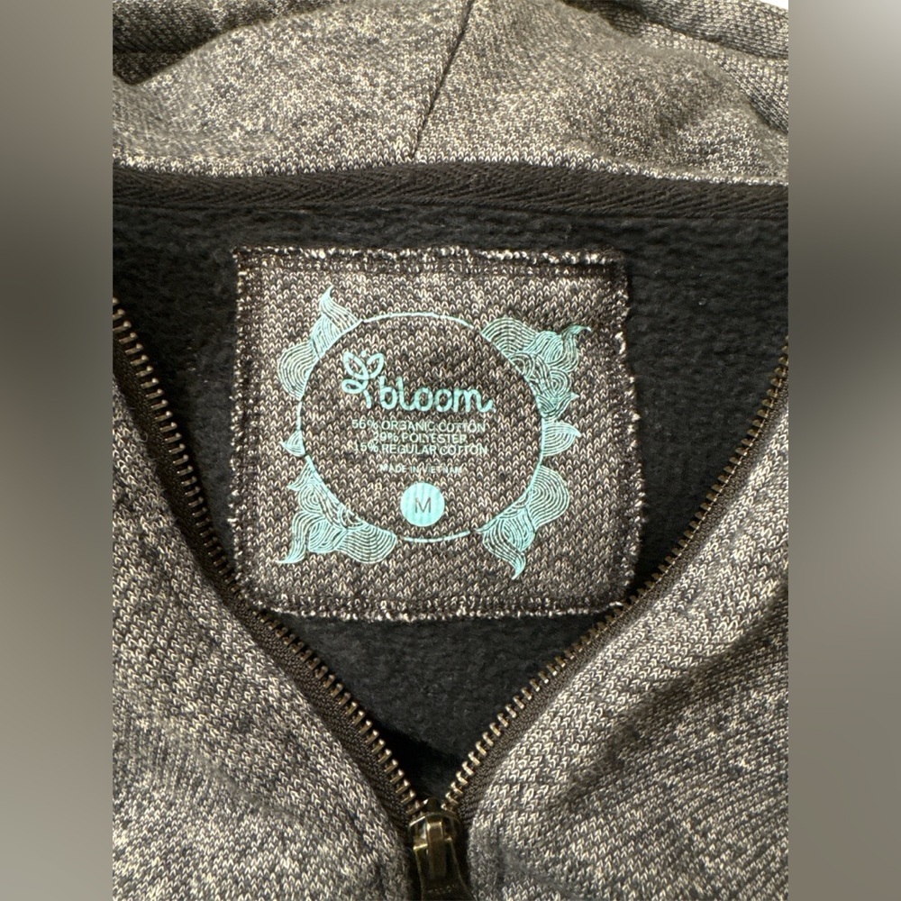 NWOT Bloom Full Zip Hooded Yoga Jacket- Medium - Picture 4 of 9